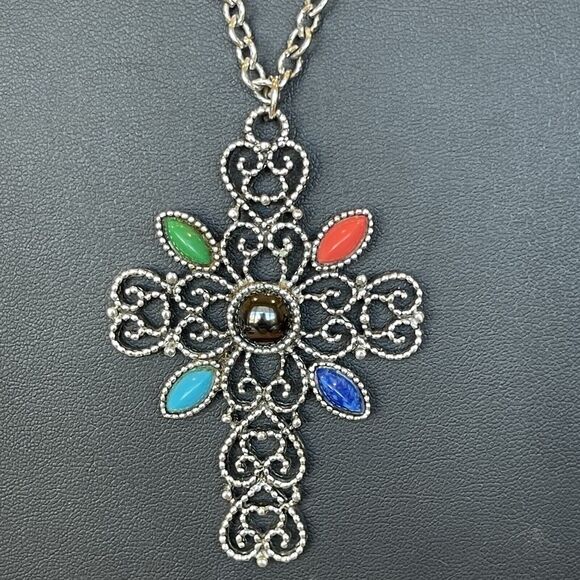 Vintage AVON 1972 ‘Romanesque’ Cross Pendant 24" Necklace Filigree Open Work - Picture 2 of 5